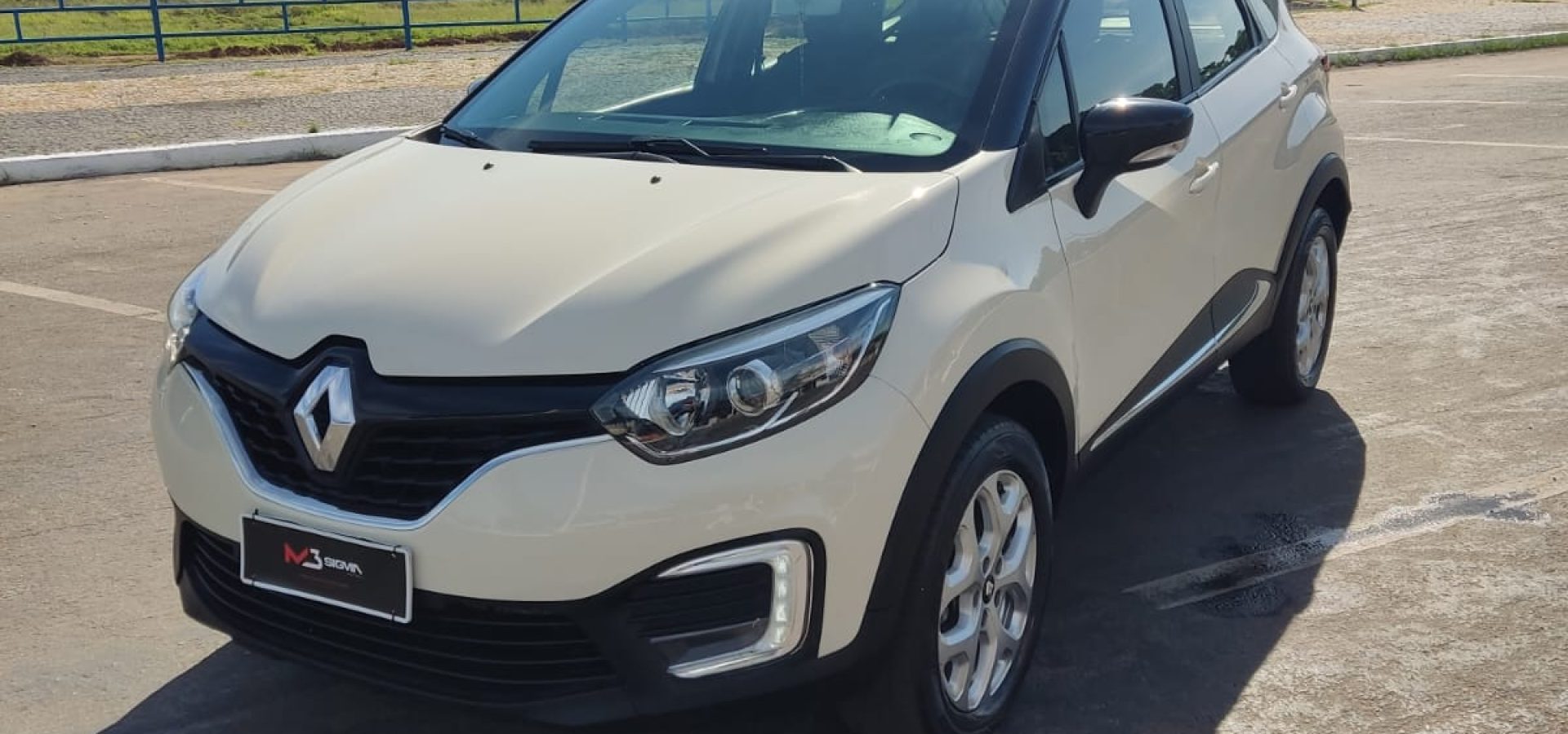 CAPTUR 1.6 LIFE