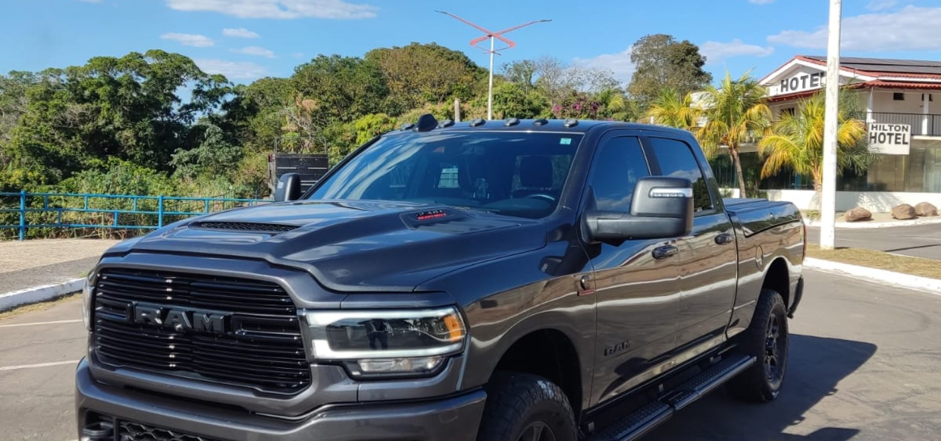 DODGE RAM LARAMIE 6.7 NIGHT EDITION