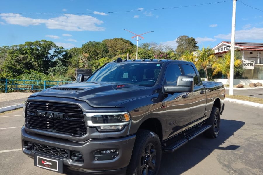 DODGE RAM LARAMIE 6.7 NIGHT EDITION