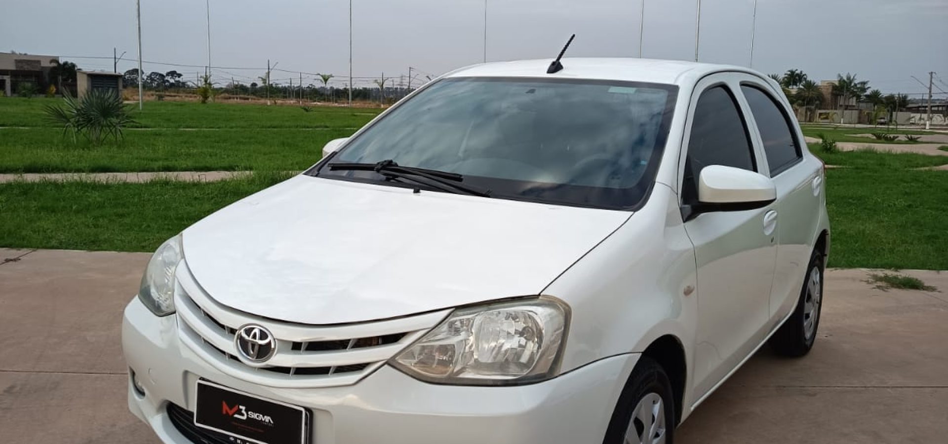 Étios Hatch X 1.3